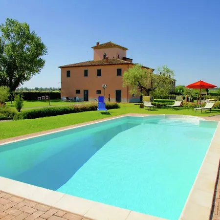 Splendid Farmhouse In With Swimming Pool 度假居 *